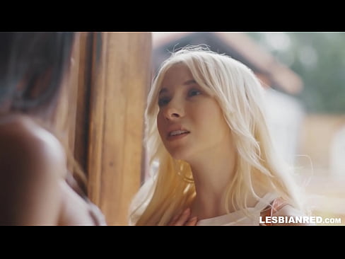❤️ Umuwi si Girl pagkalipas ng ilang buwan at kinain niya ang puki ng kanyang madrasta ️ Magandang porn sa amin